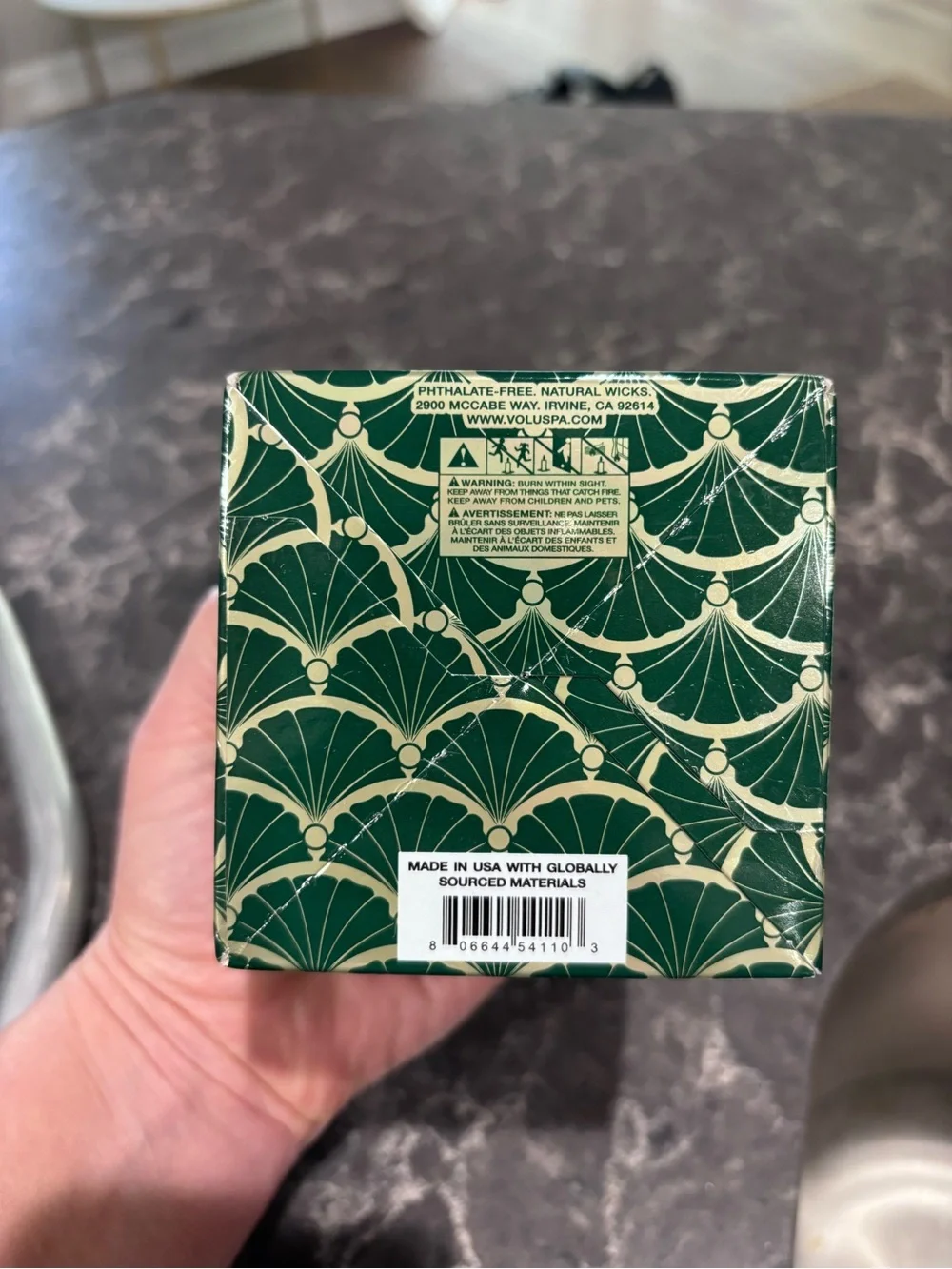 ❗️Voluspa Noble Fir Garland Green Textured Glass Candle with Decorative Box NWT